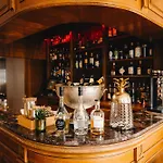 Hotel Armes De Champagne & 4*