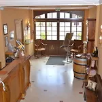 Hotel Armes De Champagne & 4*