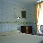 호텔 Armes De Champagne & 4*