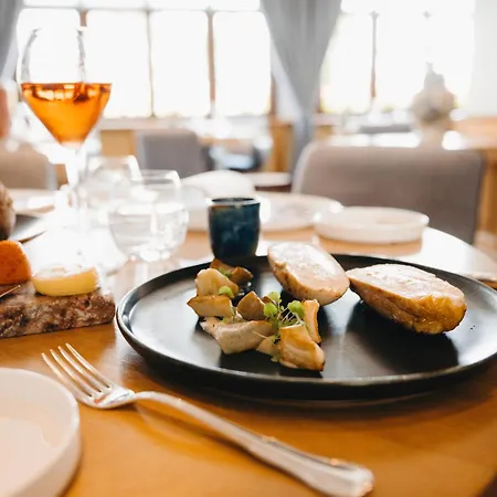 Armes De Champagne & Отель 4*