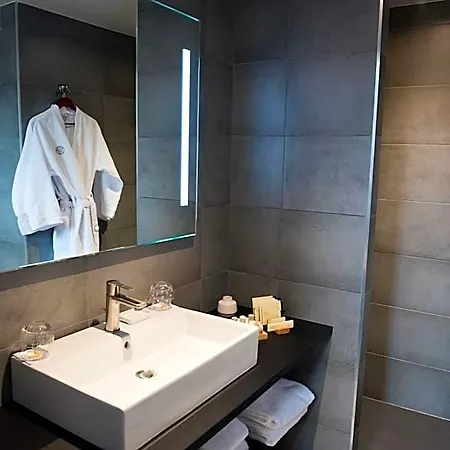 Ξενοδοχείο Armes De Champagne & 4*
