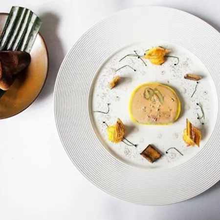 Отель Armes De Champagne &