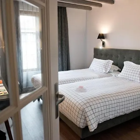 Armes De Champagne & Отель 4*