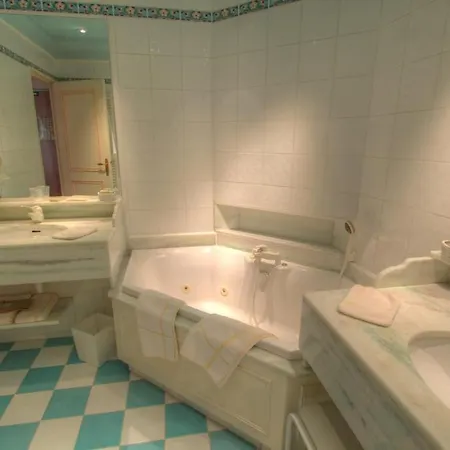 Hotel Armes De Champagne &