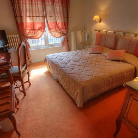 Hotel Armes De Champagne & 4*
