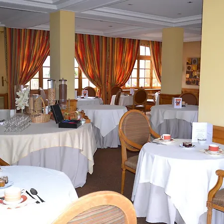 Hotel Armes De Champagne &