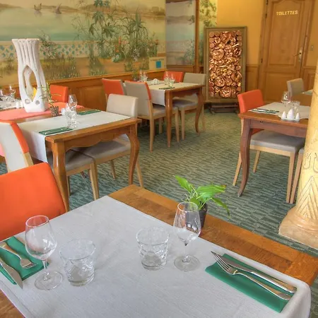 Armes De Champagne Hotel