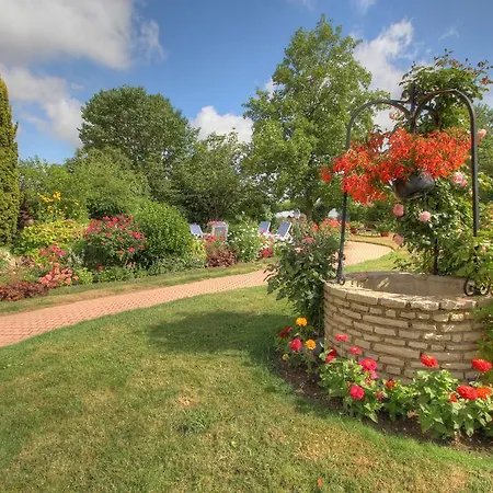 Hotel Armes De Champagne & 4*