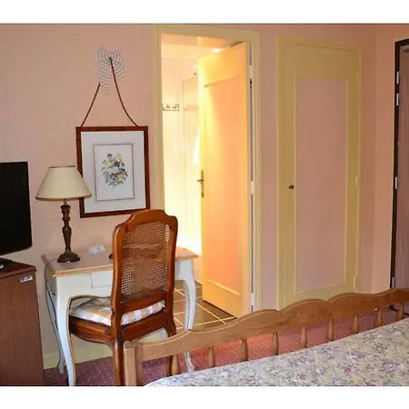 Hotel Armes De Champagne &