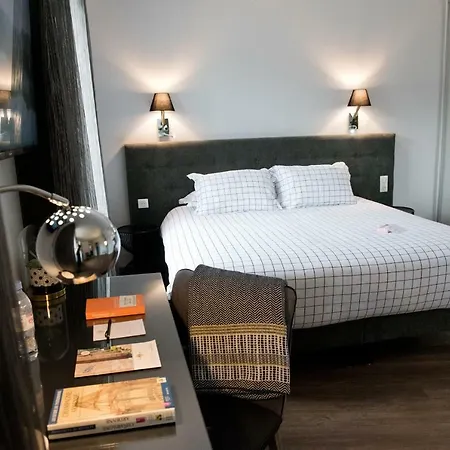 Hotel Armes De Champagne & 4*
