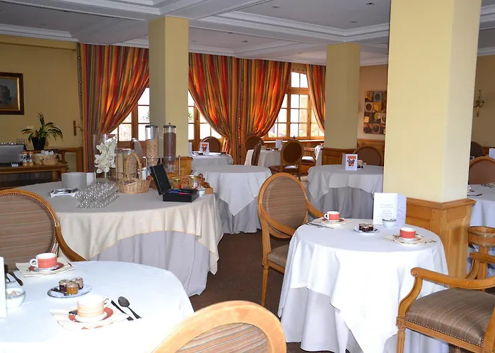 Hotel Armes De Champagne &